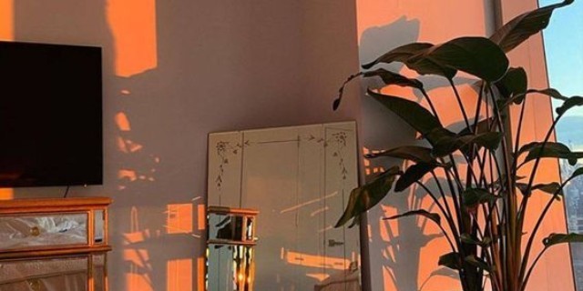 Poshmark banner for @maritn